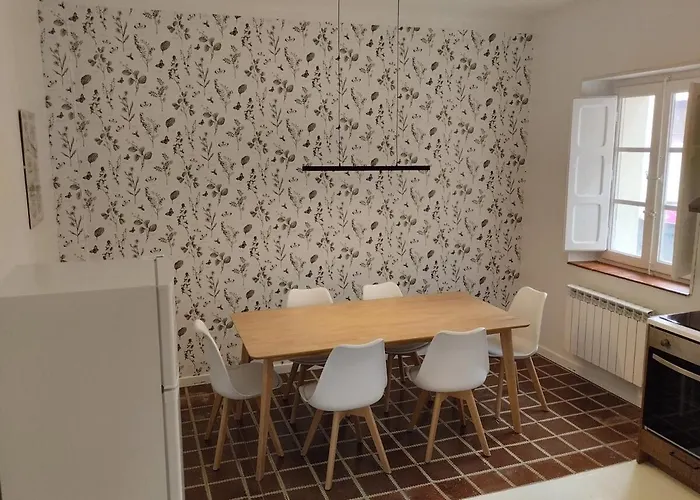 Amplio Piso En Casa Historica En Primera Planta Lägenhet