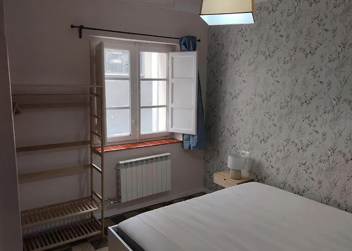 Amplio Piso En Casa Historica En Primera Planta * Sabiñánigo