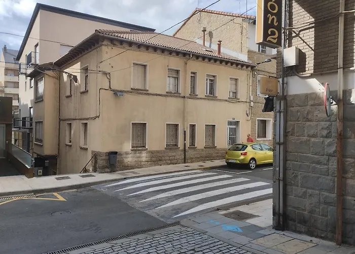 Amplio Piso En Casa Historica En Primera Planta Lägenhet